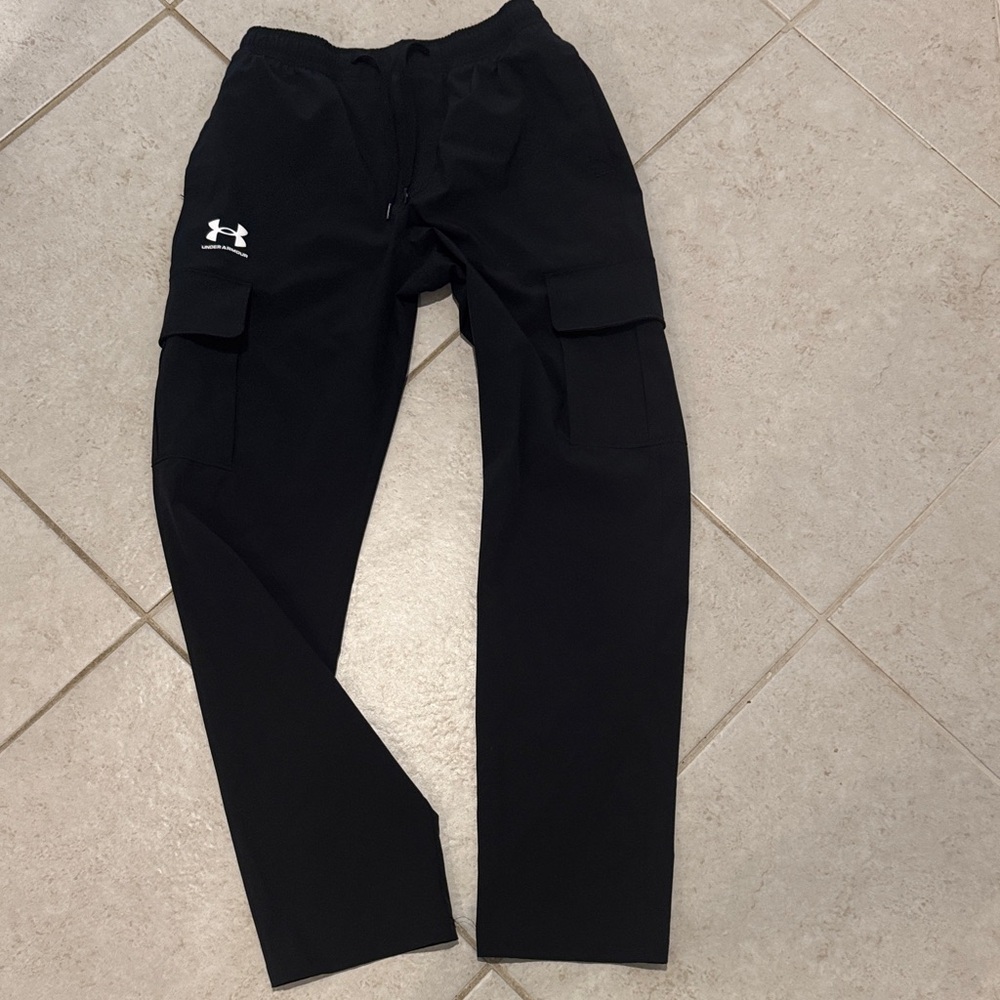 Under Armour Black Boy’s Cargo Joggers NWOT